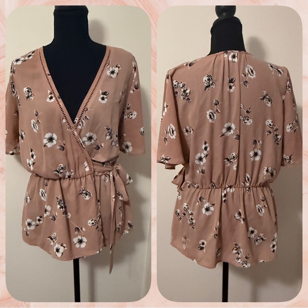 Sienna Sky Floral V-Neck Short Sleeve Blouse - Tan-Sz Medium